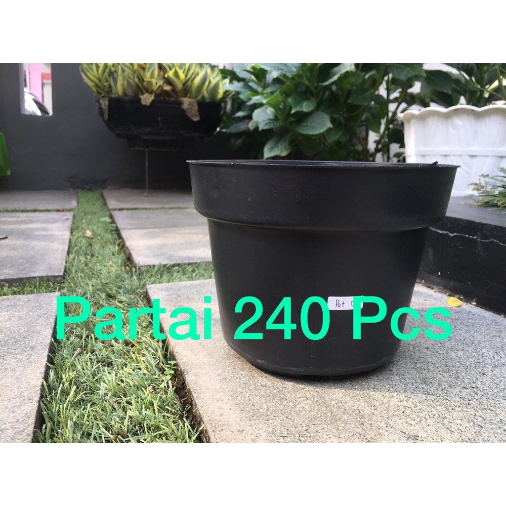 Pot Bunga/pot plastik 17B (isi 240 pcs)