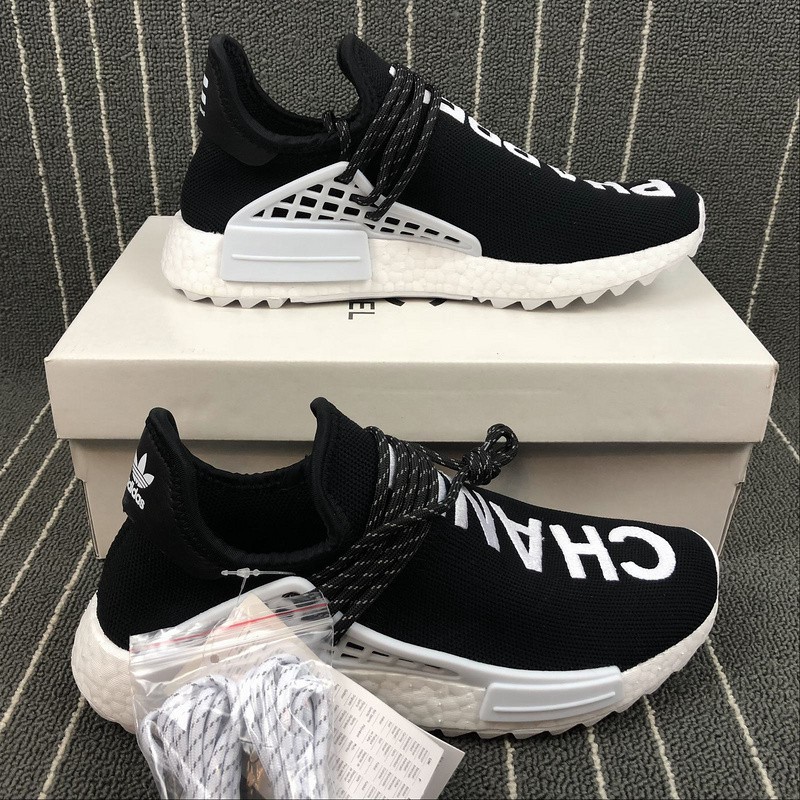 sepatu human race