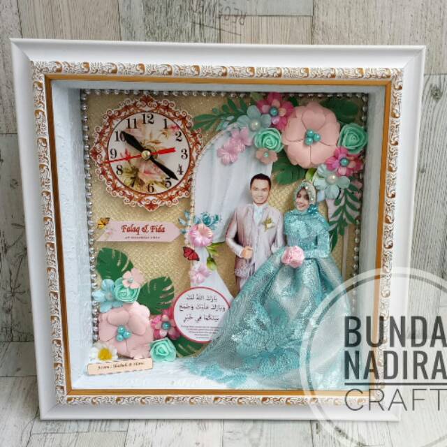 Bingkai kado pernikahan . kado Anniversary .