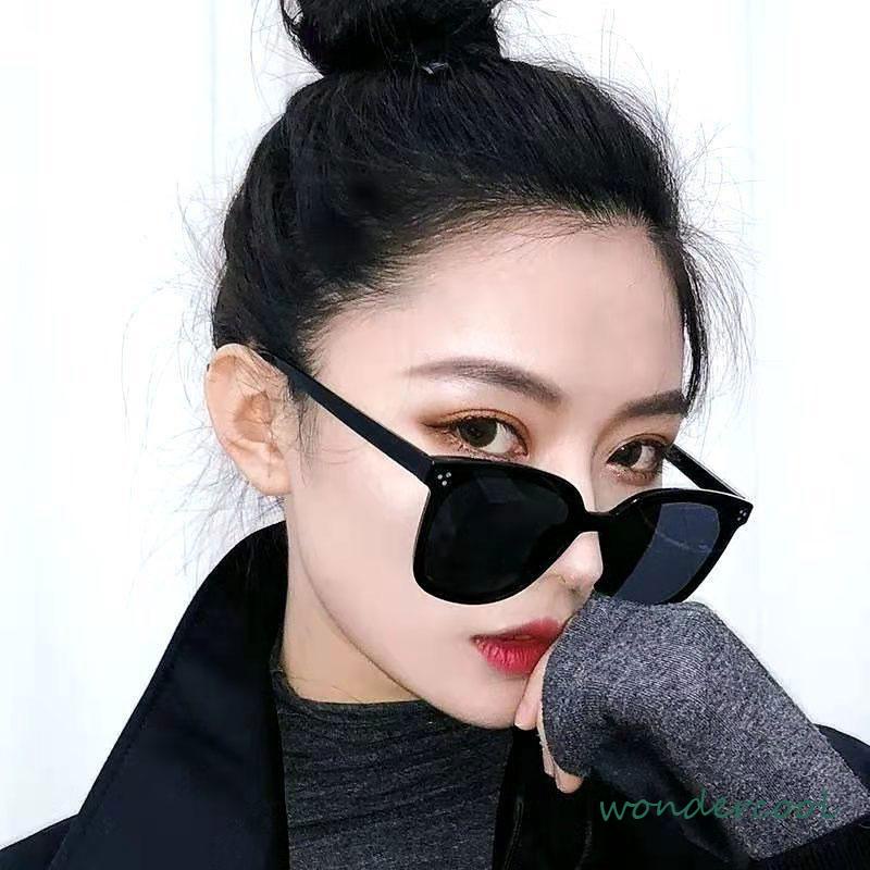 Korean Design Retro Mata Kucing Kacamata Hitam Wanita Sunglasses Tiga Titik Import-Won