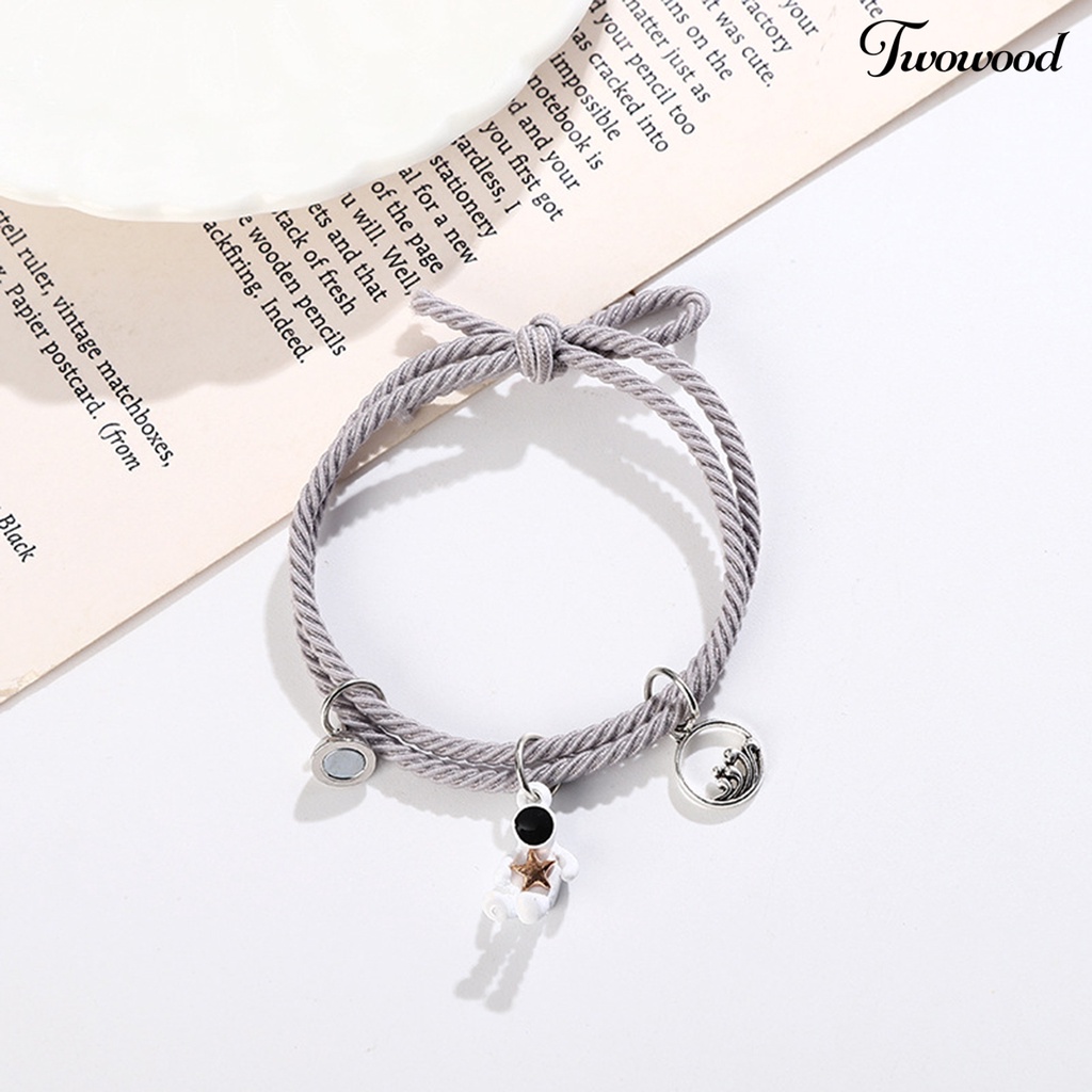 Twowood 2Pcs Exquisite Bracelet Magnetic Adsorption Alloy Adorable Spaceman Pendant Fashion Bracelet for Girls