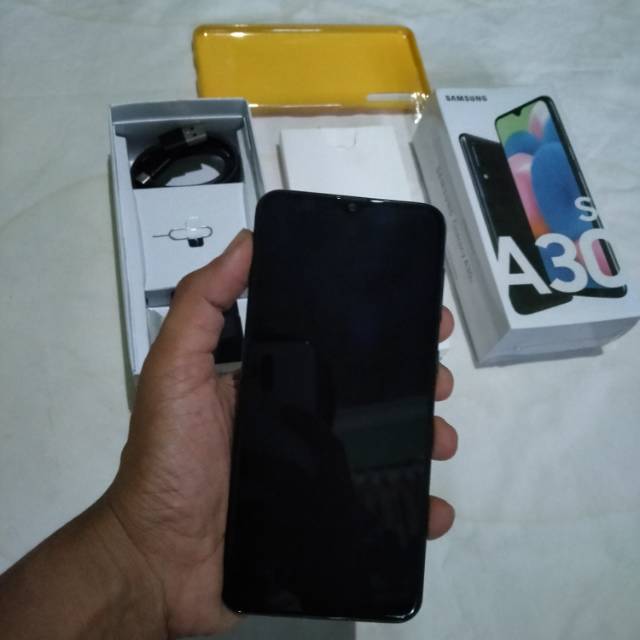 HANDPHONE HP SECOND BEKAS. Samsung A30s 4/64 fullset ori mulus 98%