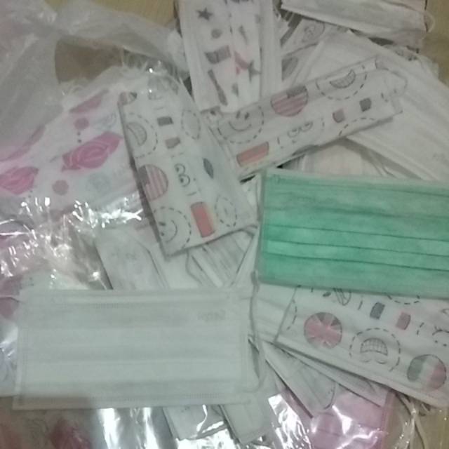 Masker earloop.. 3ply