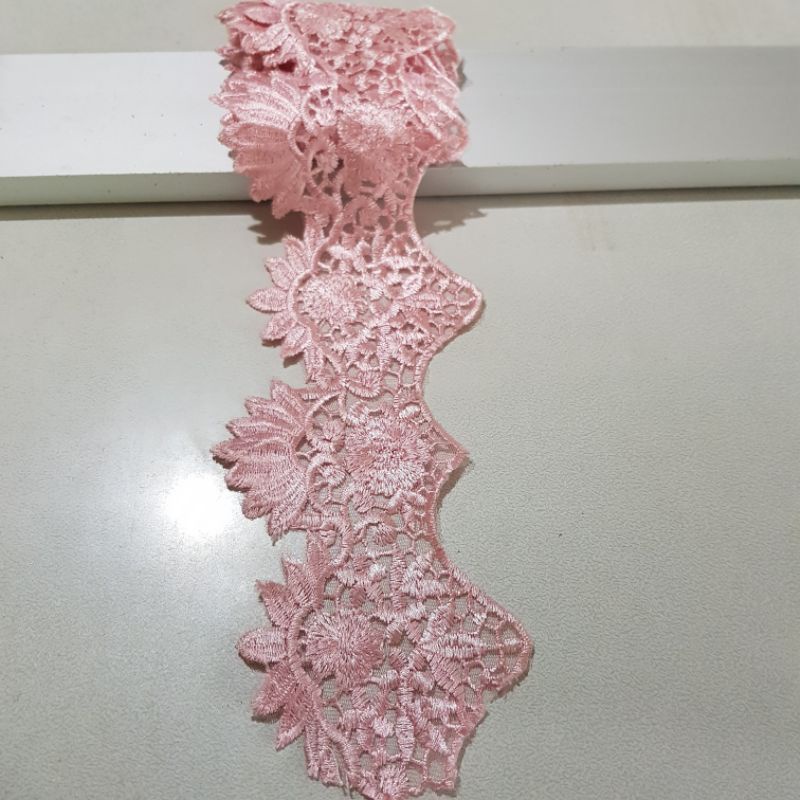 Renda bordir tile pinggiran