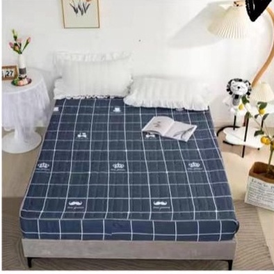 SPREI WATERPROOF ANTI AIR SEPREI MOTIF UKURAN 180X200 DAN 160X200CM-GARIS KOTAK HITAM