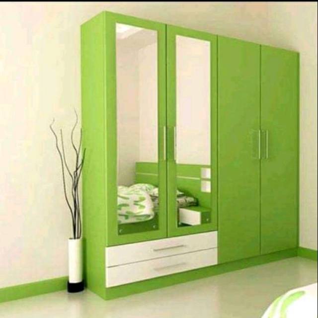 Lemari 4 pintu