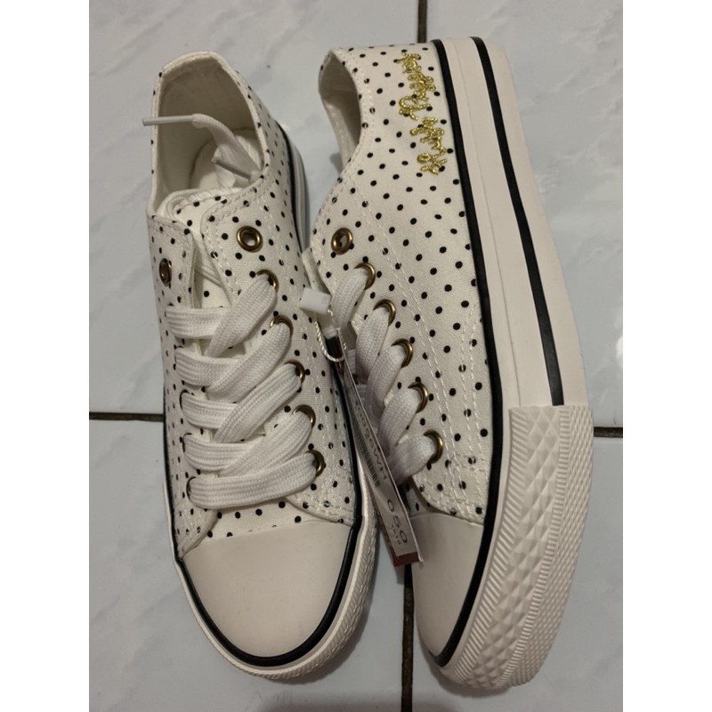 Size 36 (22,5cm) - White - Sepatu Hush Puppies Wanita - Sneakers Hush Puppies