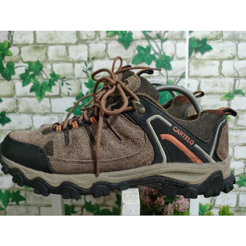 sepatu hiking cartelo