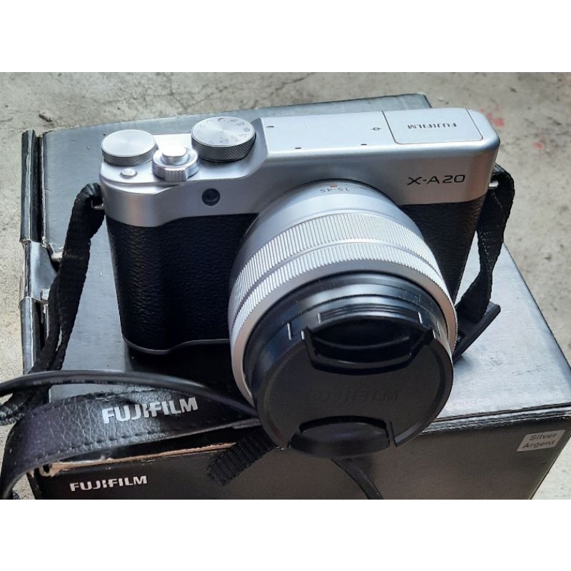 Kamera Mirrorless Fujifilm XA-20