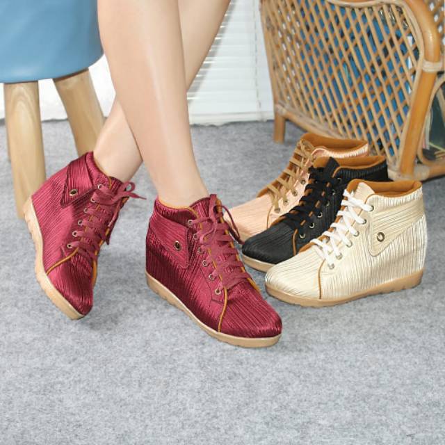 Sepatu boots wedges alena bsr 02