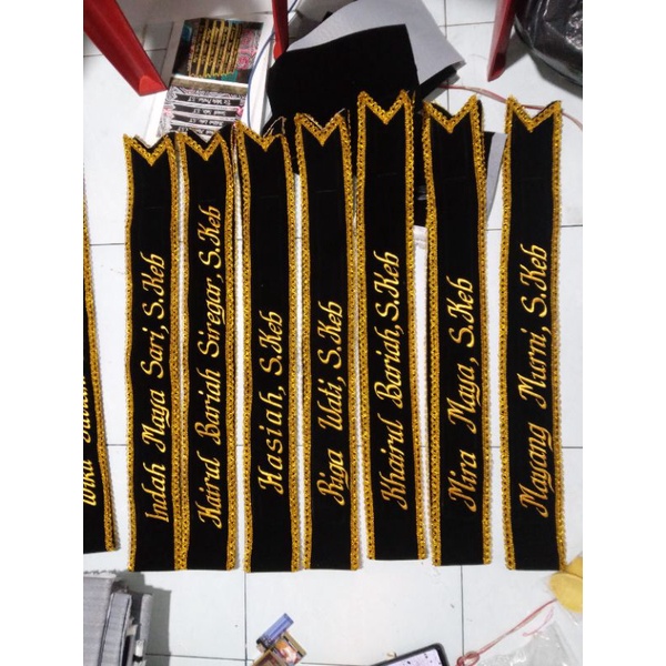 SELEMPANG WISUDA  MEDAN( COD ), RENDA    ( 1 HARI JADI )