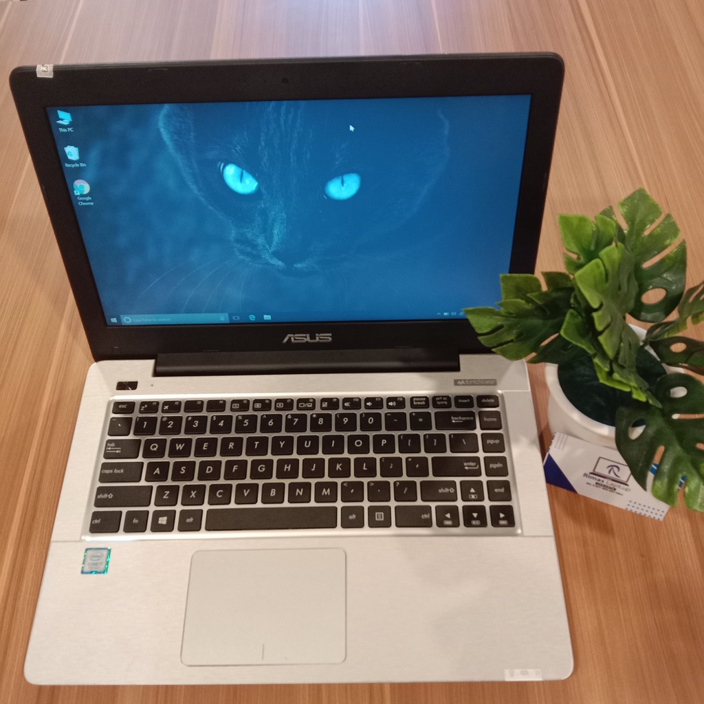 Asus i7 8GB SSD 256GB Second Bekas