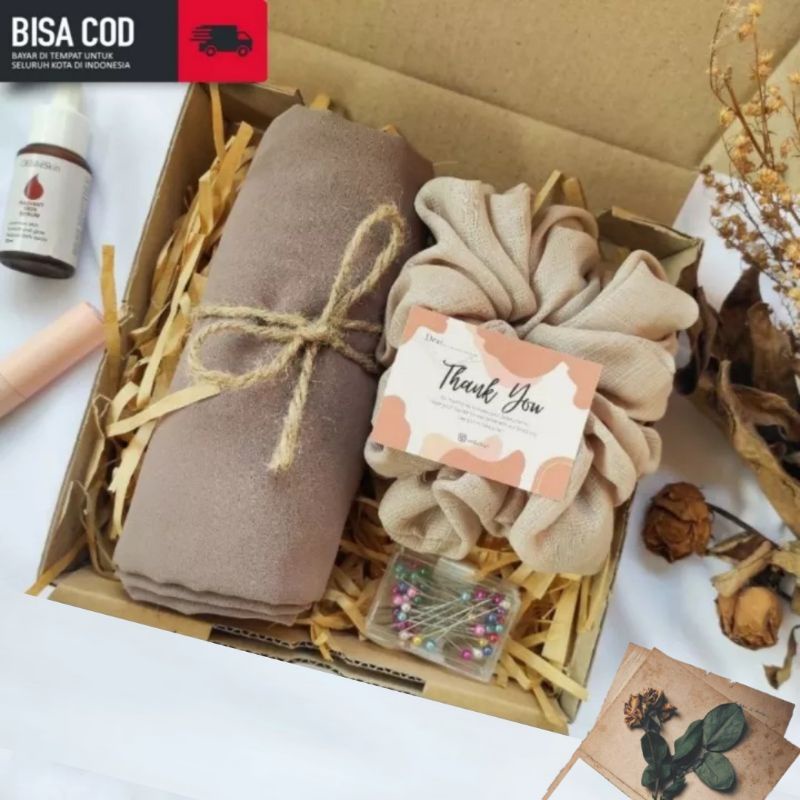 

Hampers Hijab Box Gumush | Hampers kerudung Paket Kado Hijab Kado Kerudung Cewek