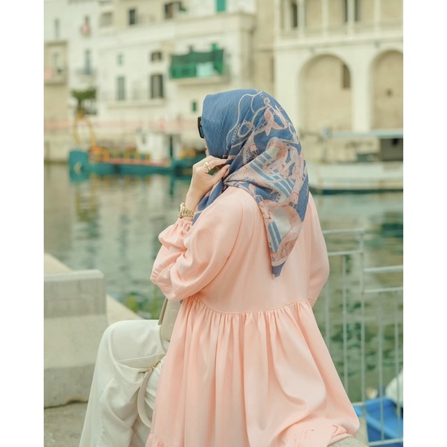 Buttonscarves The Chain 2 La Bella