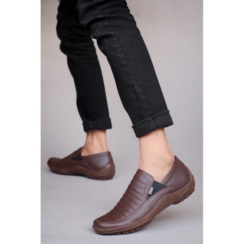 Sepatu Slip On Kasual Pria Original Kulit Sapi Asli Slop Moccasin Formal Kerja Cowo Laki Trendy Mewah