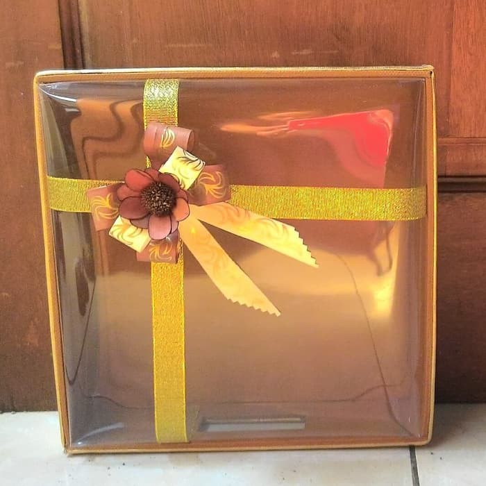 

Box kue ukuran 30x30 cm - Perak