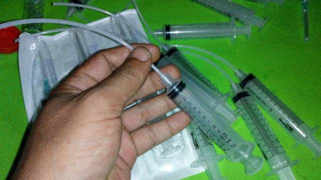 2 pcs Spet suntikan parfum 10 ml-12 ml / injector parfum refill 12 ml. dhifanada