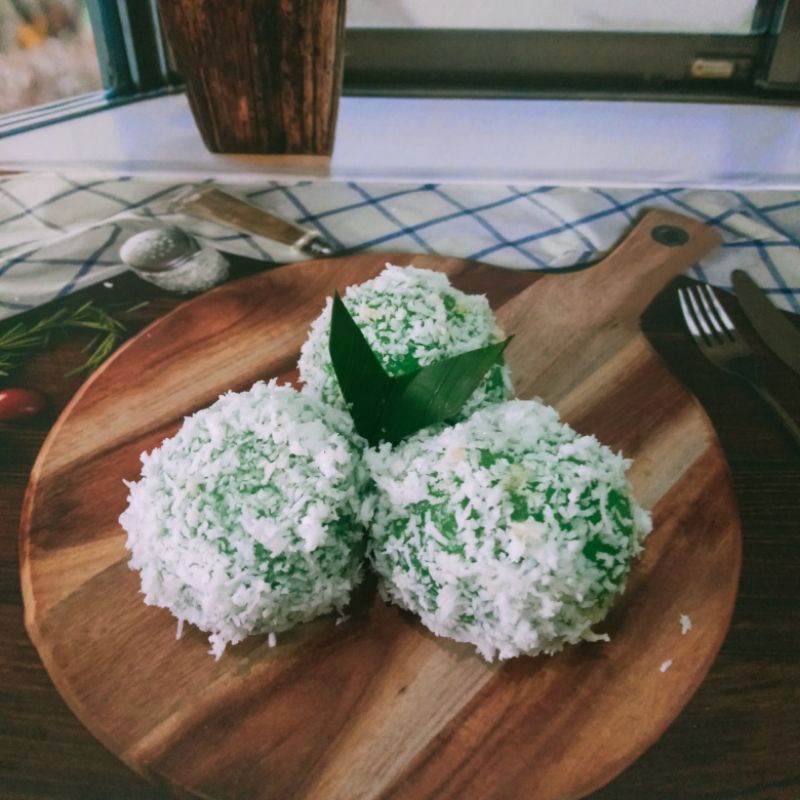 

klepon ketan asli (min.10 pcs)