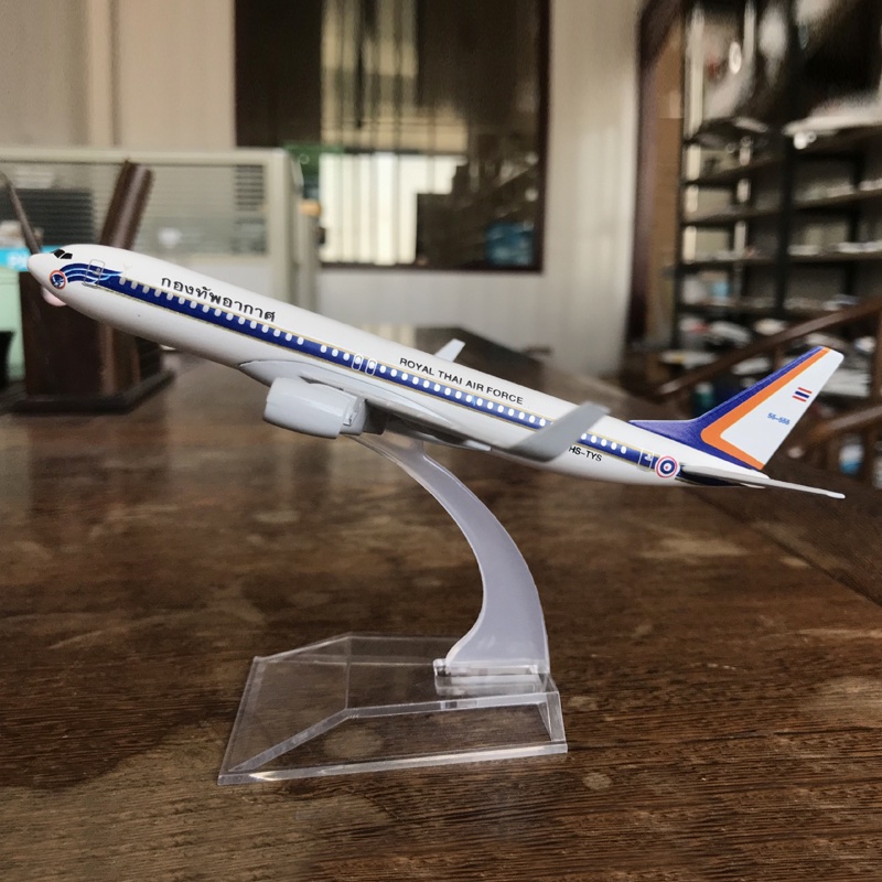 Model Pesawat Terbang Thailand Airbus 320 Nok Air B737 Bangkok 747 Bahan Alloy Diecast Ukuran 16CM