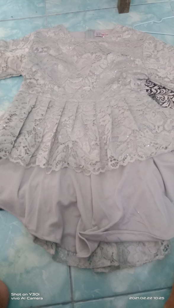 Kebaya Pinguin Brukat Anak
