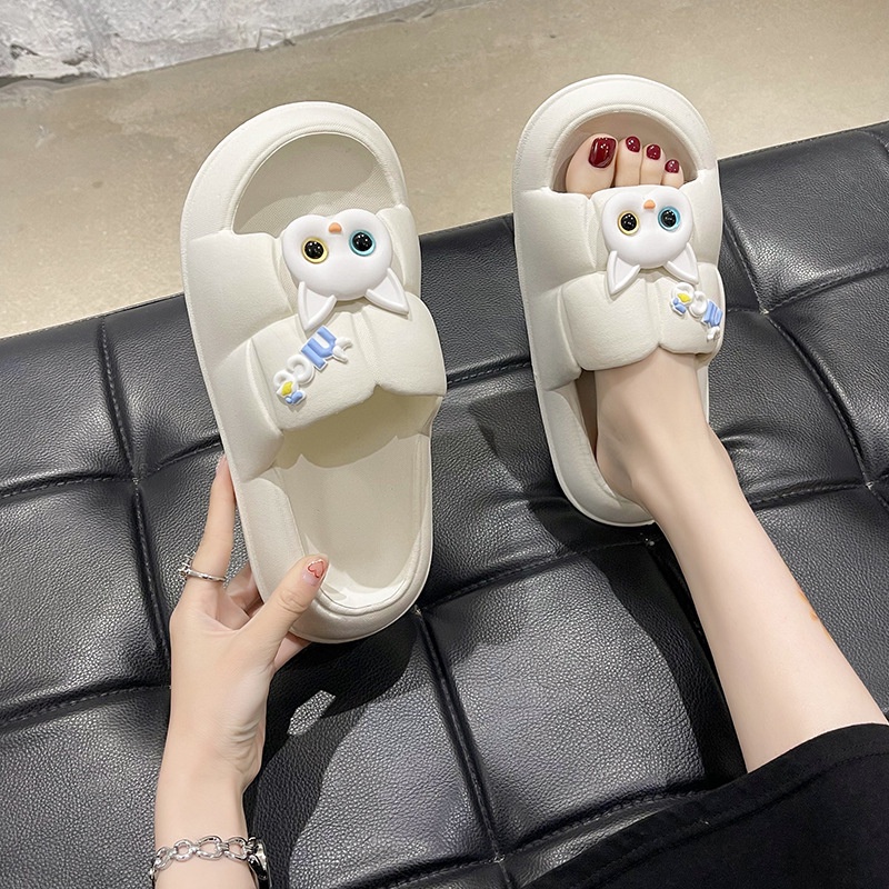 Sandal wanita menginjak sandal kotoran musim panas ins fashion memakai sandal rumah lembut bawah yan