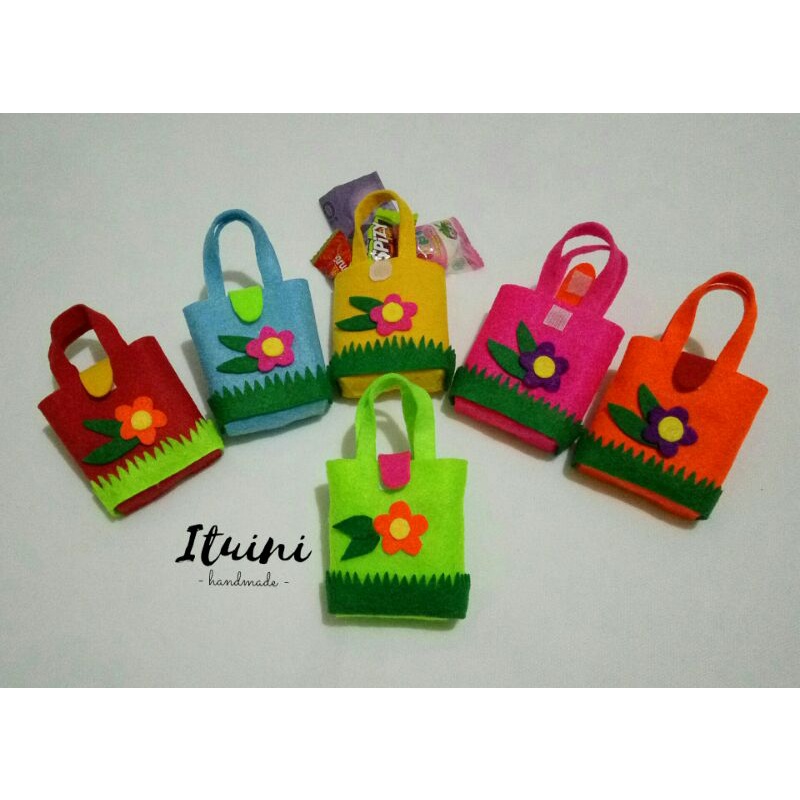 

Amplop Lebaran Multifungsi Flanel by @ituini_handmade