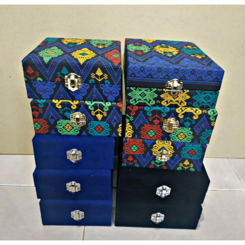 BOX PLAKAT BATIK Custom ukuran