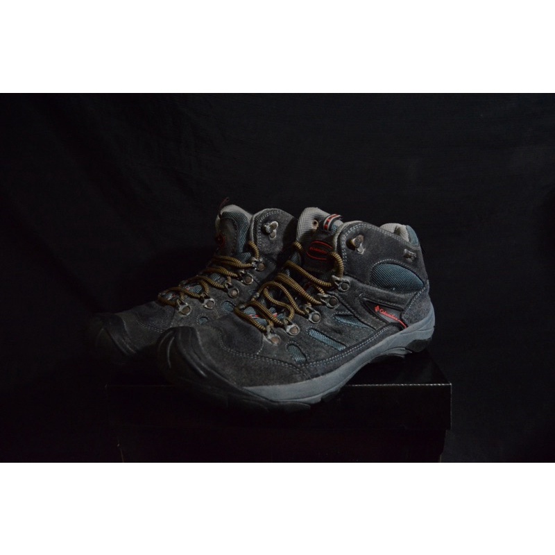 Thrift Sepatu Outdoor Columbia