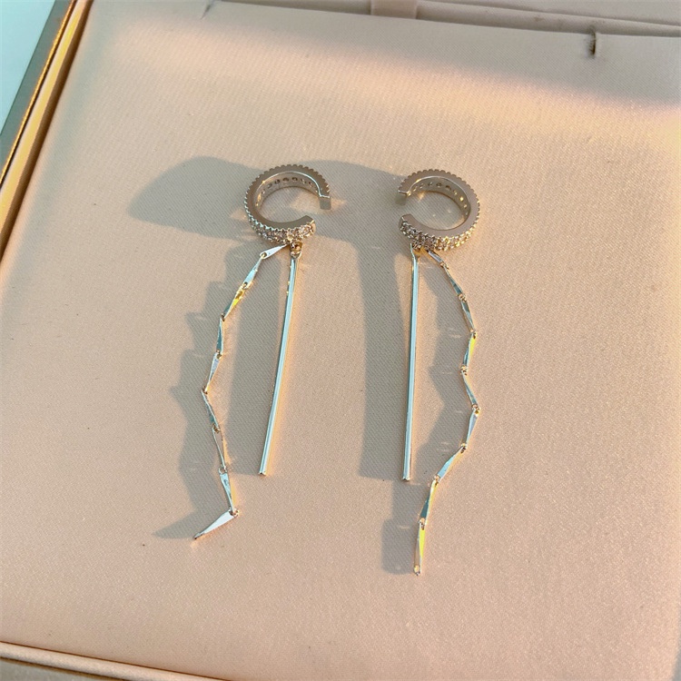 1 Pcs Wanita Elegan Bersinar Zirkon C Bentuk Panjang Rumbai Telinga Klip/Ladies Bohemia Berlian Imitasi Drop Earrings/Pengantin Pesta Pernikahan Minimalis Telinga Perhiasan Aksesoris