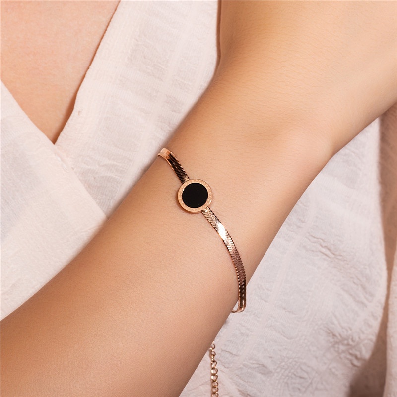 Gelang Rantai Tulang Ular Bahan Titanium Anti Karat Warna Hitam