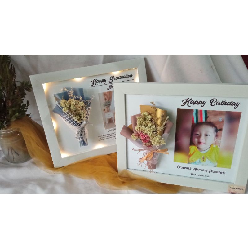 KADO WISUDA KADO NIKAH BUKET ON FRAME DENGAN LAMPU