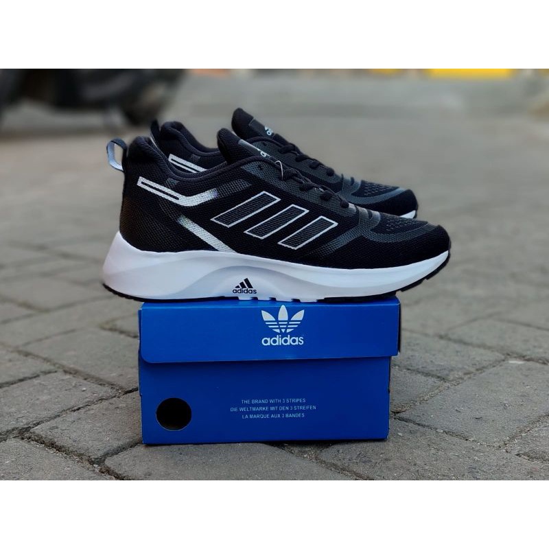 Sepatu Adidas Wanita Cocok Buat Lari Aerobic . gym