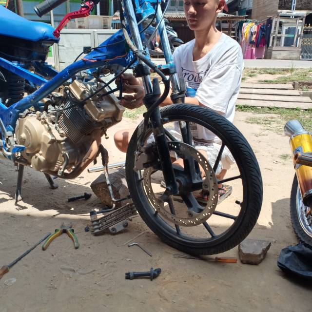 Motor bekas balap liar
