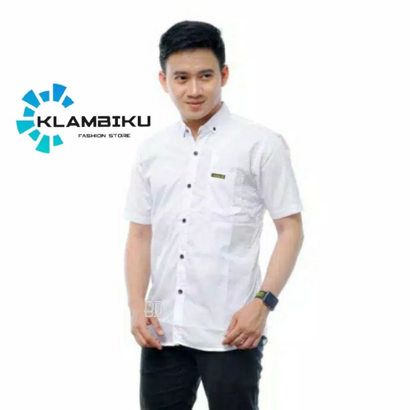 Kemeja pria lengan pendek putih