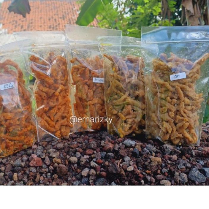 

✨Ramadhan ⚡ERUUSUS AYAM CRISPY PEDAS DAUN JERUK 100 GRAM(TERENAK GURIH PEDAS)HALALharga bersaing