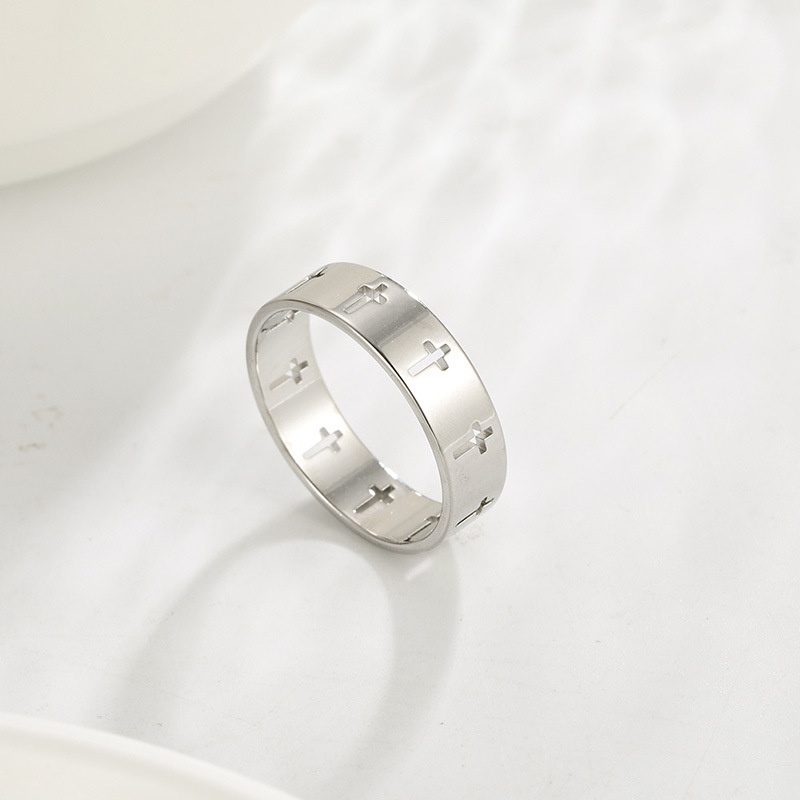 Cincin Desain Salib Hollow Bahan Stainless Steel Gaya Punk Untuk Pria Dan Wanita