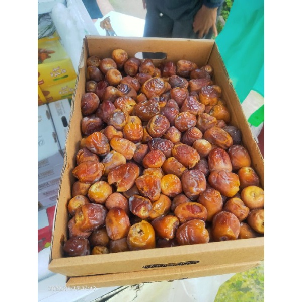 

Cemilan sehat kurma sukari dus 3 kg