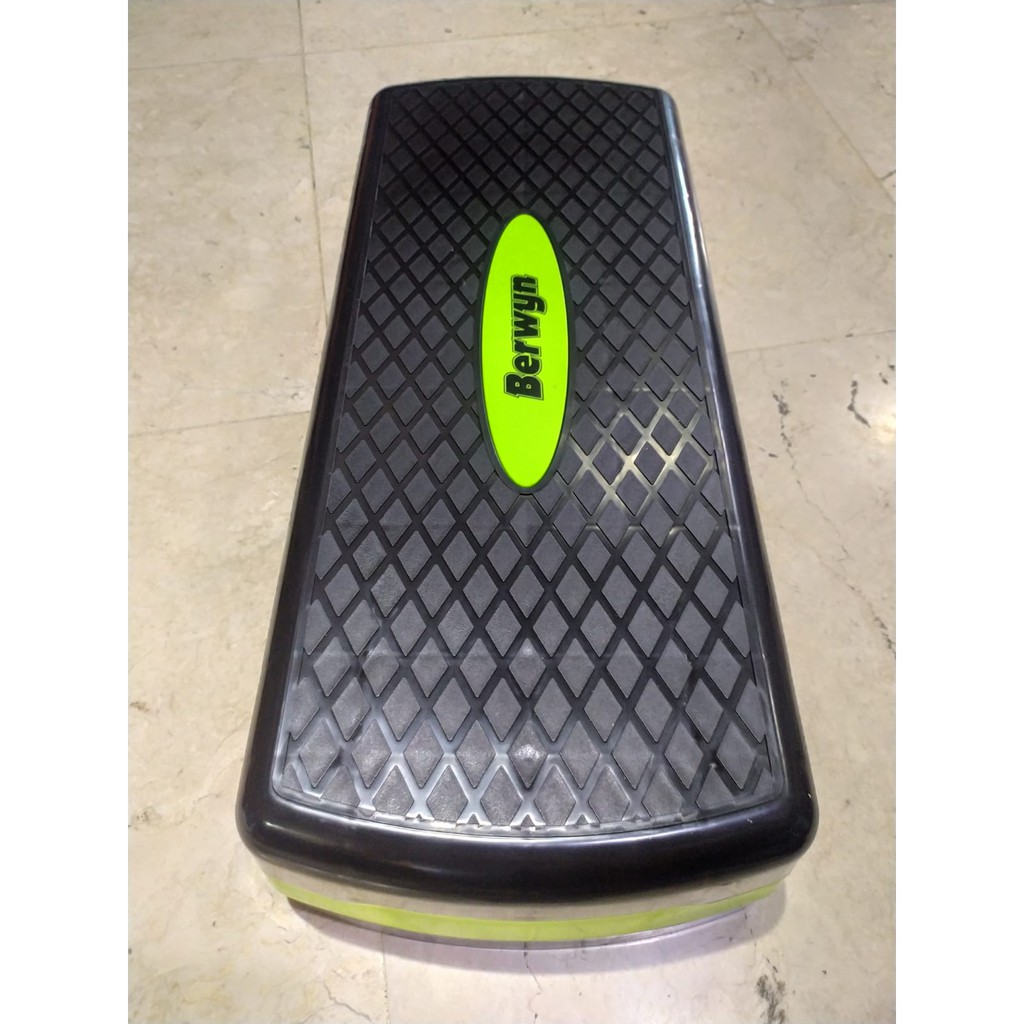 BERWYN AEROBIC STEPPER (BISA JADI BENCH)