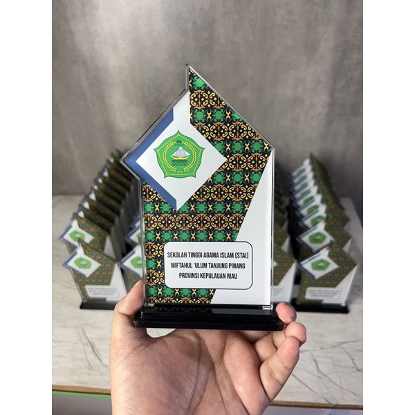 Plakat, Penghargaan, TROPHY, Plakat Wisuda, Akrilik tebal 8MM ukuran 20x10