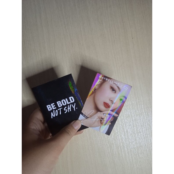 photocard Maybelline x ITZY