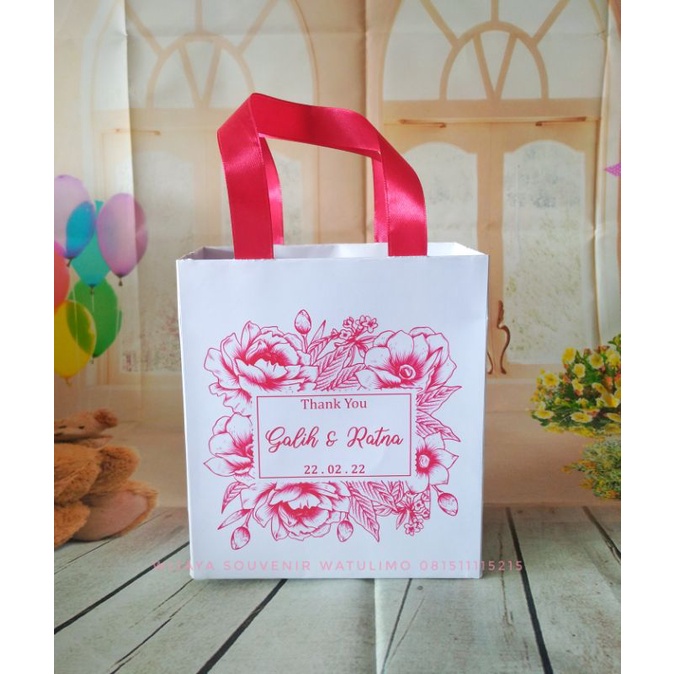 

PAPER BAG PUTIH GLOSY