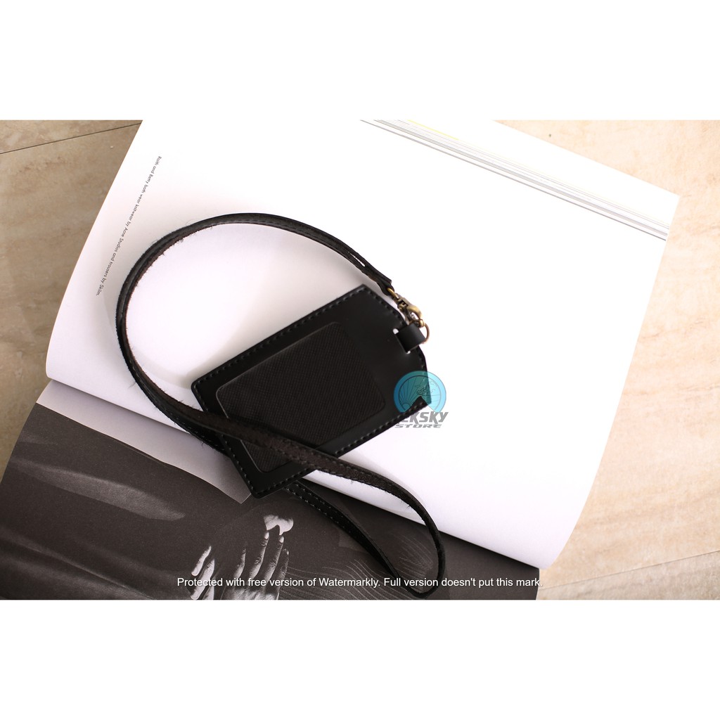

Name Tag ID Card Holder Patuk Kalung Leather Clip Gantungan Magnet Identitas warna hitam