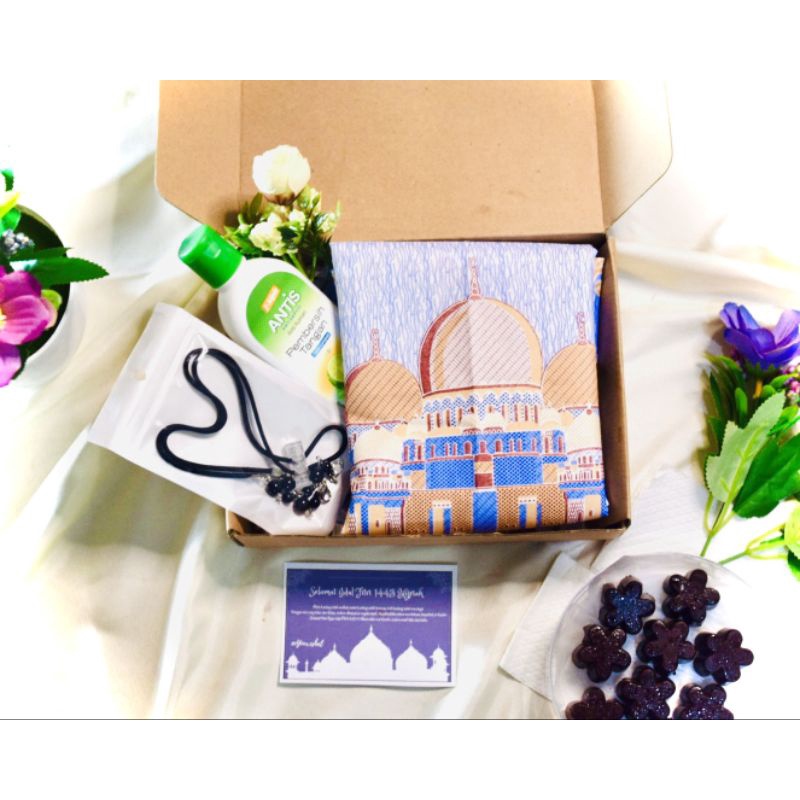

EID HAMPERS - AISYAH