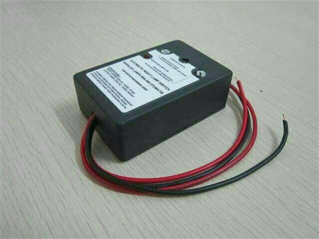 Saklar Lampu Otomatis AC 220V Siang - Malam Sensor Sensor Cahaya - allt fitting HITAM