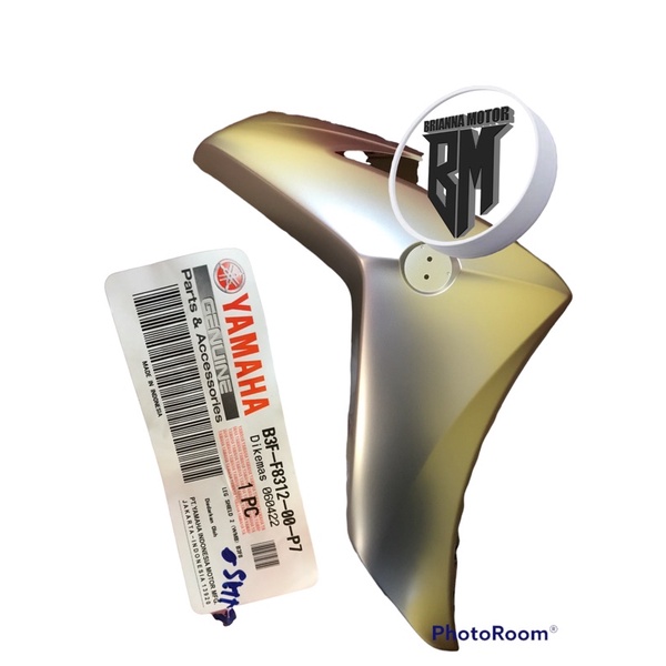 COVER SAYAP KANAN SILVER LEXY ORI YAMAHA B3F F8312 00 P7