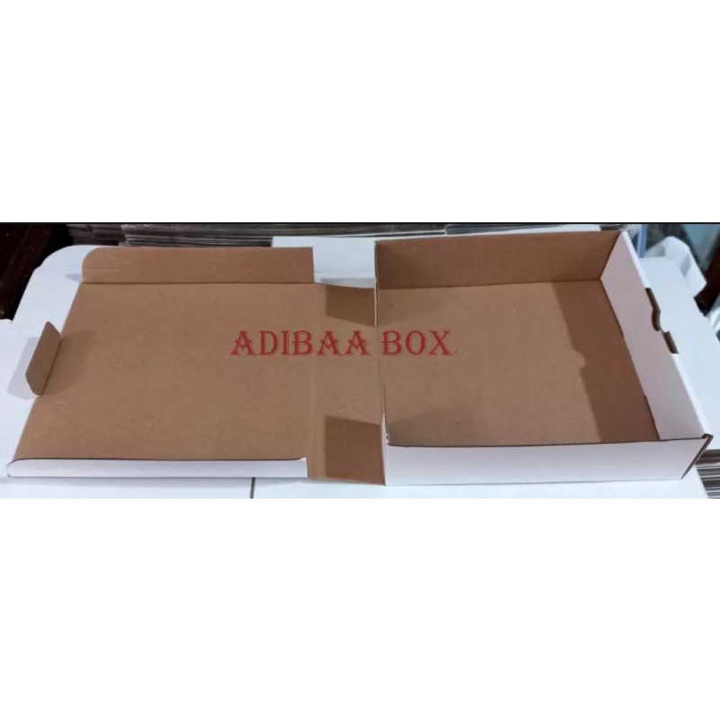 

Box putih E Flute/Kotak Hampers/Kotak Kado/Kotak Hadiah/Box Kosong 20x20x5