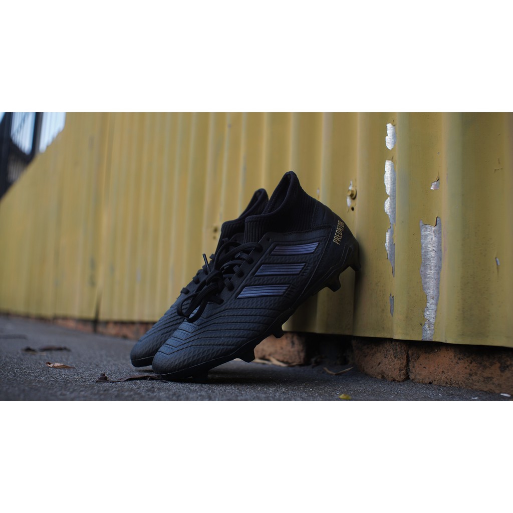 Sepatu Bola Adidas Predator 19.3 FG - Full Black/Cblack  Original