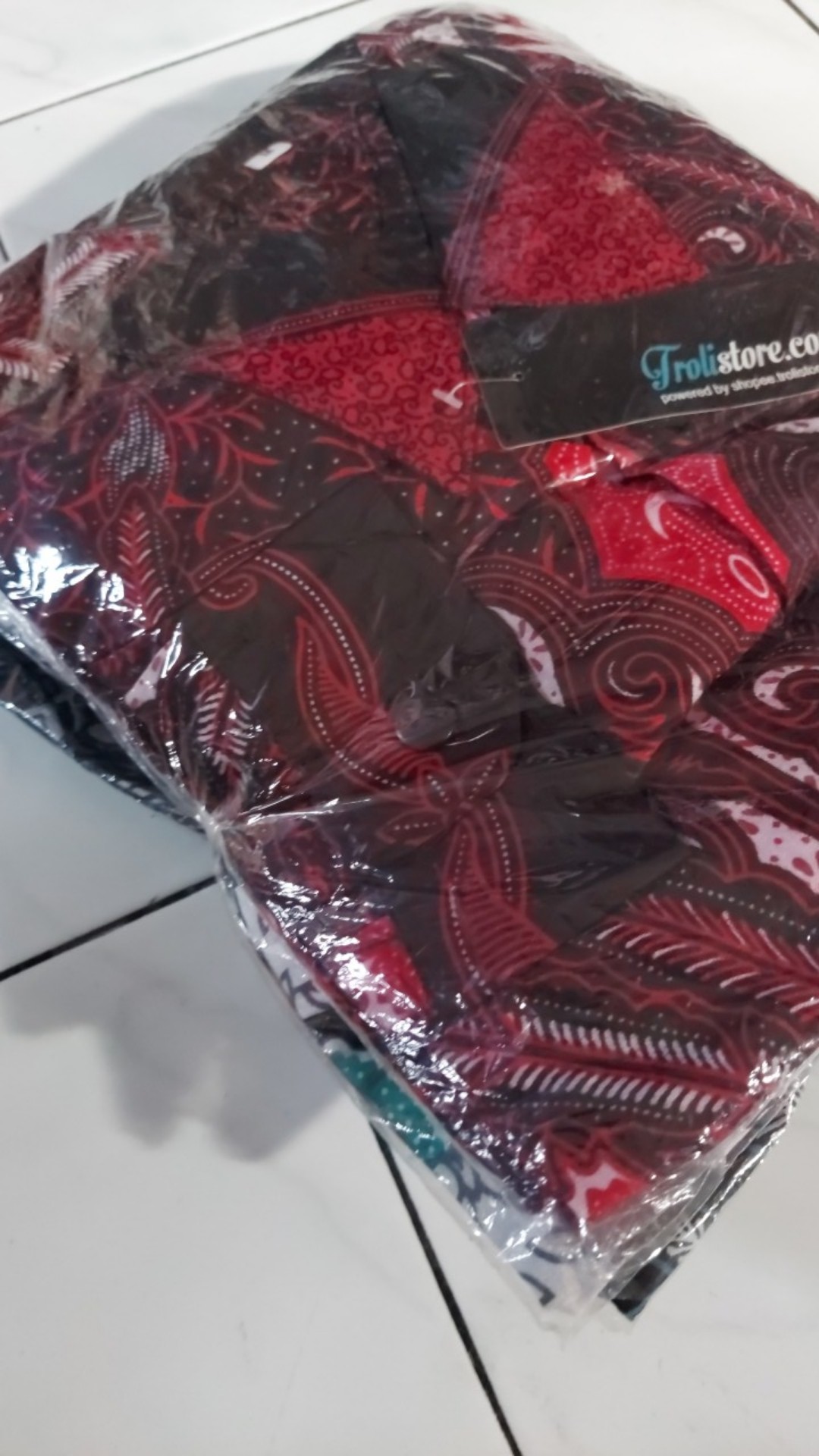 Trolistore Grosir Kemeja Batik Pria Lengan Panjang Motif Parigurita Merah Biru Hijau Coklat Kuning