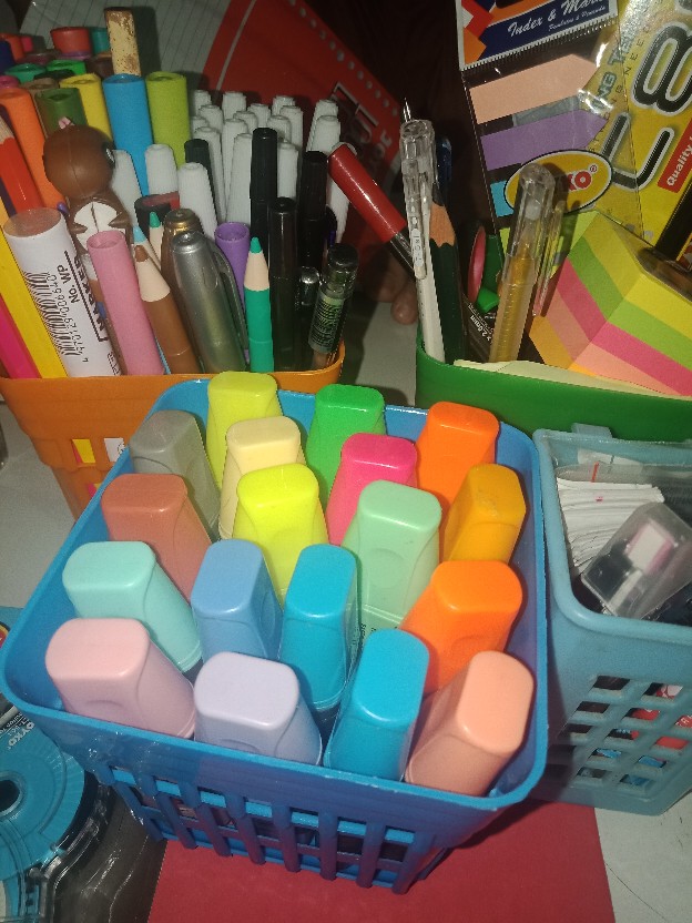 Desk Set Plastic / Pen Holder Plastik / Tempat Alat Tulis Keranjang Plastik