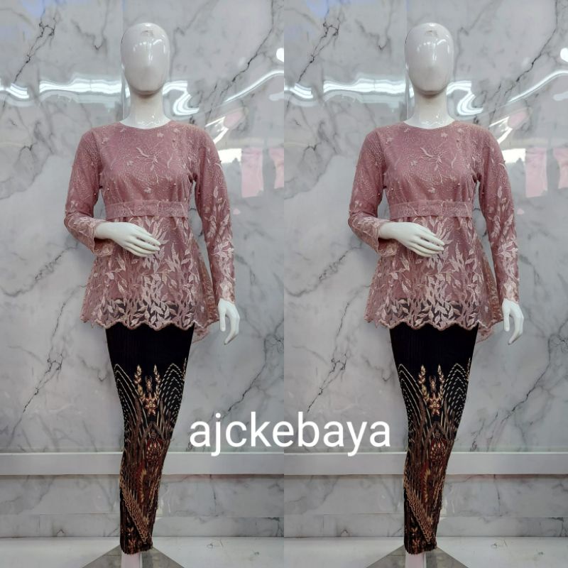 Kebaya / Gotik Pingwin/ Kebaya Modern/ Kebaya Tunik / Set Kebaya/ajc kebaya